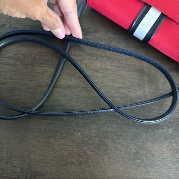 Tommy Hilfiger iconic flag stripe crossbody mini bag - Picture 10 of 10